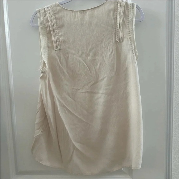 41 Hawthorn White Ivory V-neck lace detailed blouse size medium - Picture 6 of 6